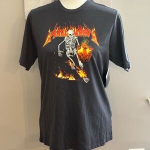 💀CLOSET CLEAR OUT💀
Halloween T shirt 🎃👻💀